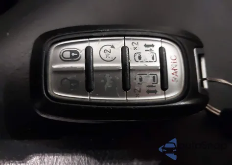 2017 Chrysler Pacifica Touring-L Plus z USA, uszkodzony, nr VIN 2C4RC1EG1HR542722